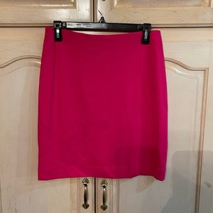Hot Pink size 10P pencil skirt by Ann Klein. It will look hot on anyone !💃